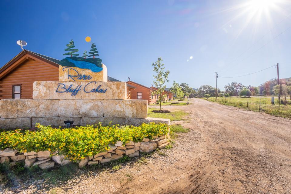 River Bluff Cabins Rio Frio ภายนอก รูปภาพ
