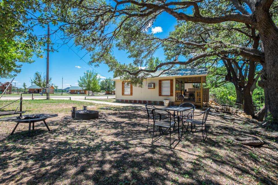 River Bluff Cabins Rio Frio ภายนอก รูปภาพ