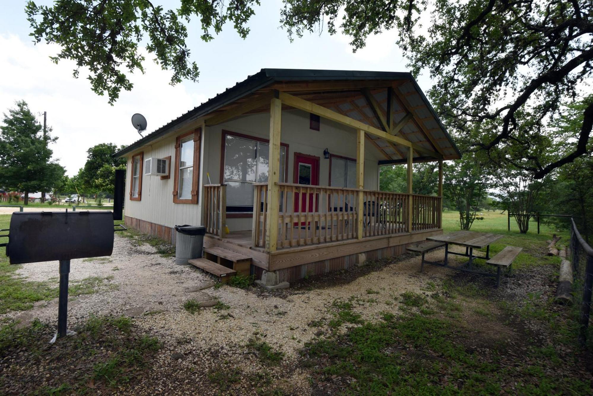 River Bluff Cabins Rio Frio ภายนอก รูปภาพ