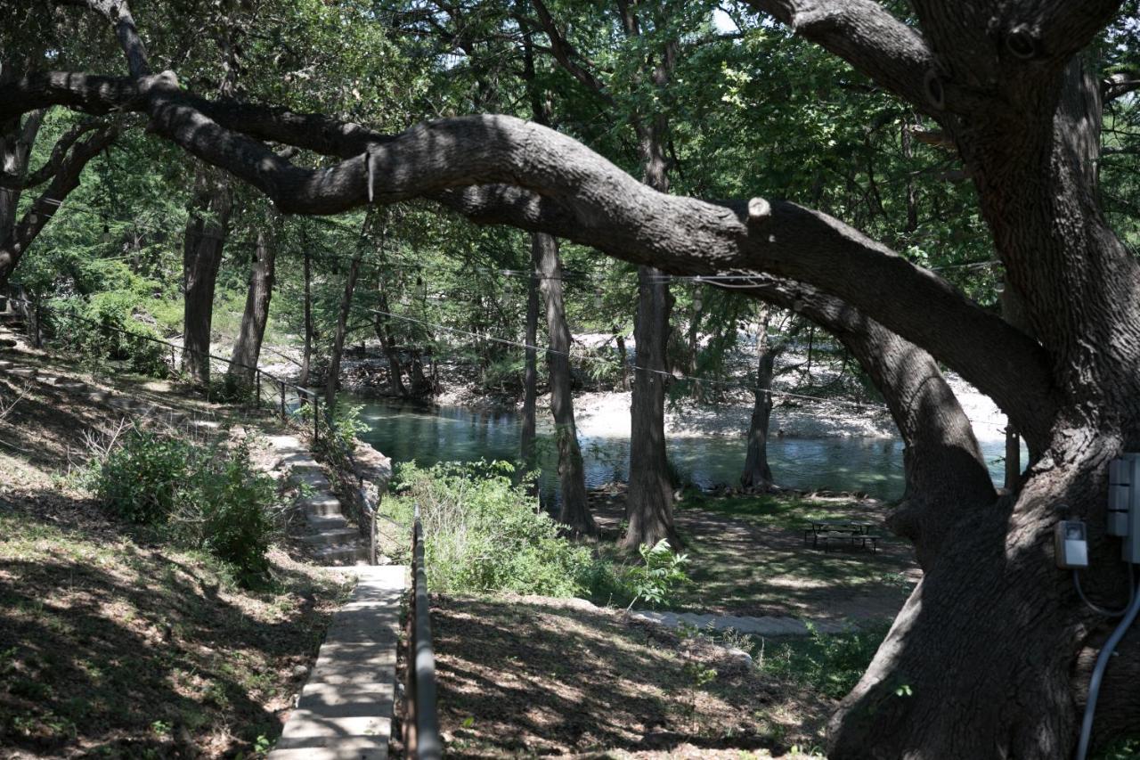 River Bluff Cabins Rio Frio ภายนอก รูปภาพ